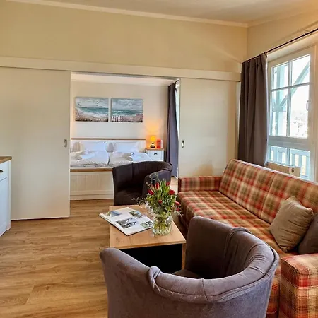 Apartment 380, Seepark *