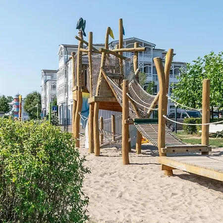 380, Seepark Apartment *
