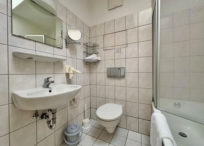 380, Seepark Зеллин